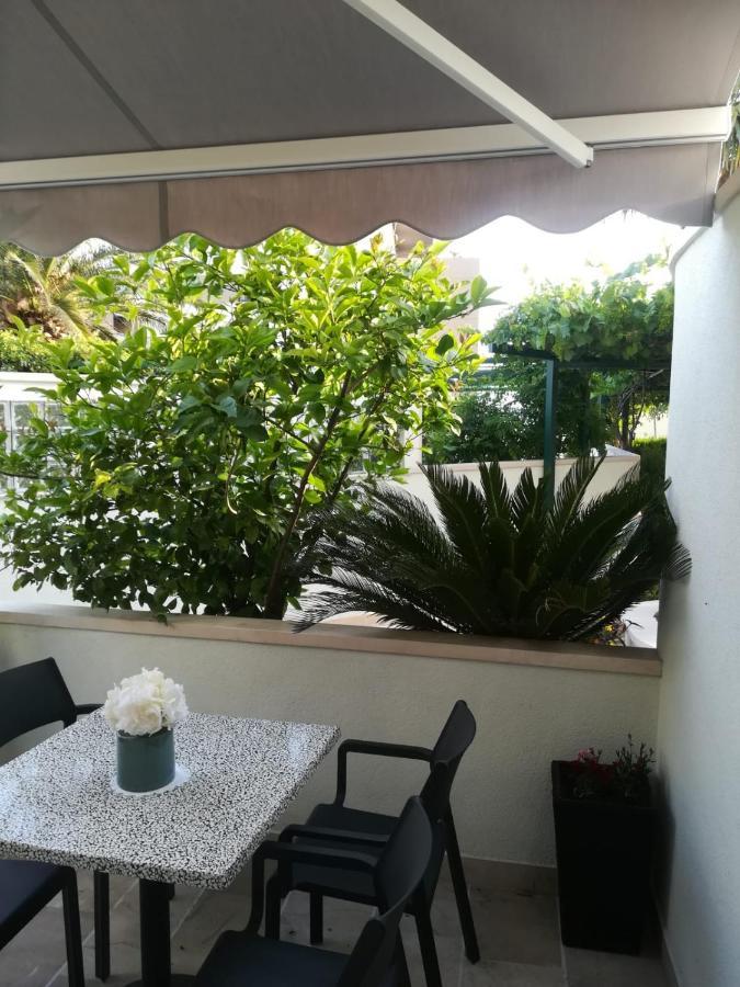 Vidos Apartament *