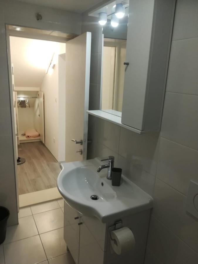 Vidoš *